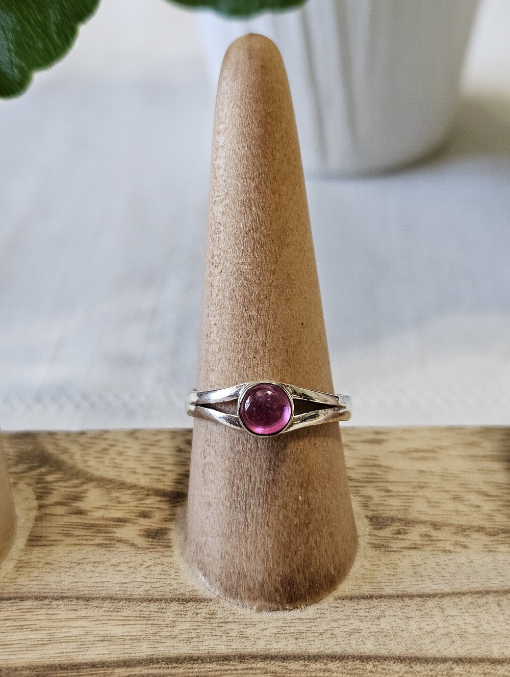 Sterling Silver .925 Ruby Cabochon Ring Size 9 3/4